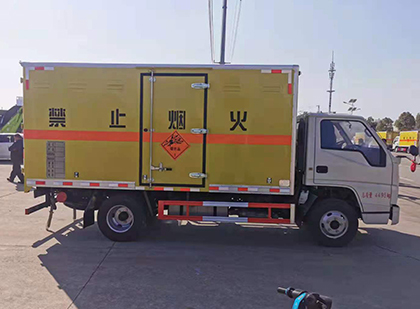 东辽爆破器材运输车